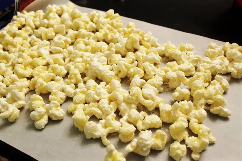 Preparing Almond Bark Puffcorn