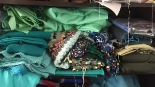 How to organize fabric using an old file cabinet on Splendry