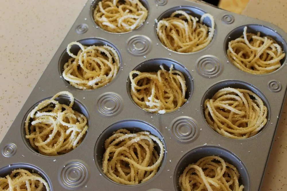 Spaghetti Muffins in tin