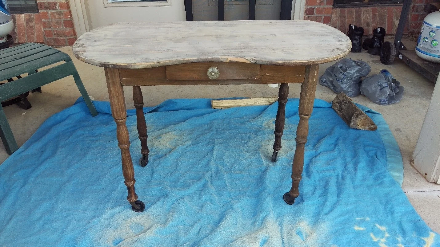 Spray Painting Furniture entry table