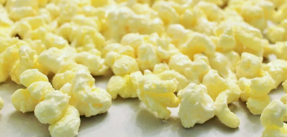 A recipe for Almond Bark Puffcorn on Splendry