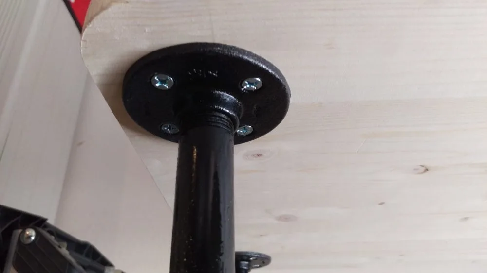 Metal Pipe Desk DIY - attaching legs to wooden desk top