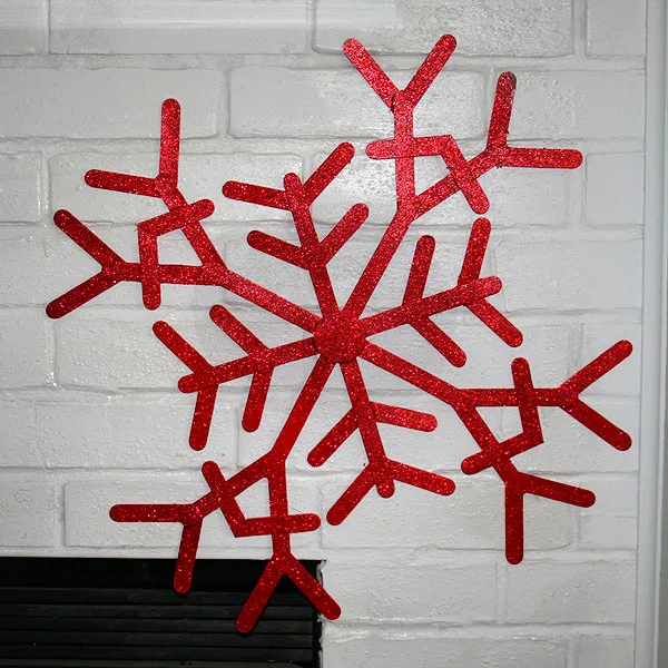 gigantic popsicle stick snowflake craft - easy Christmas DIY projects roundup - Splendry