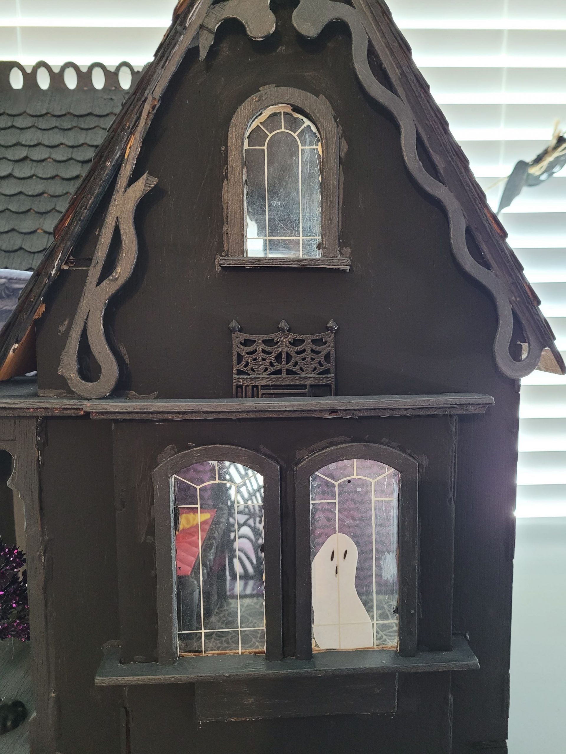 How to Make a DIY Haunted Dollhouse - Splendry